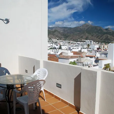 Plaza Apartment *